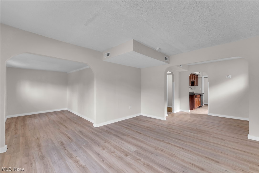 12405 Mcgowan Avenue Cleveland OH 44135