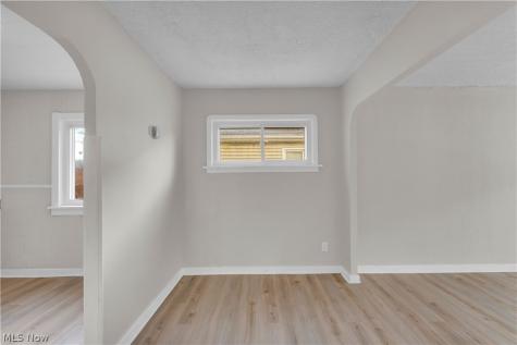 12405 Mcgowan Avenue Cleveland OH 44135