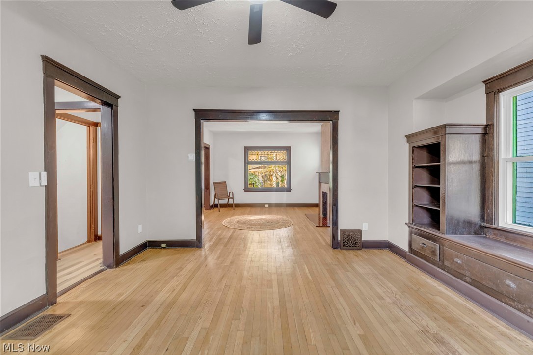 2032 W 89th Street Cleveland OH 44102