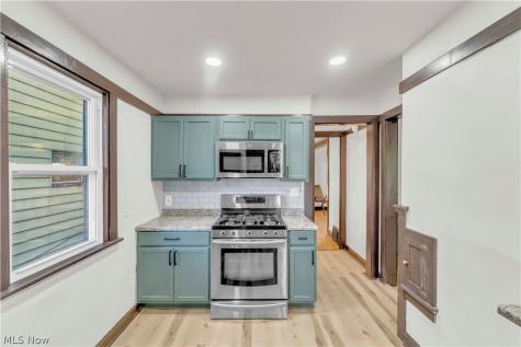 2032 W 89th Street Cleveland OH 44102