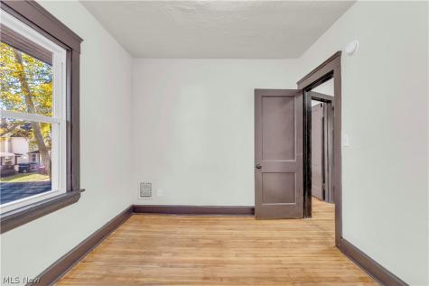2032 W 89th Street Cleveland OH 44102