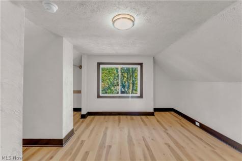 2032 W 89th Street Cleveland OH 44102