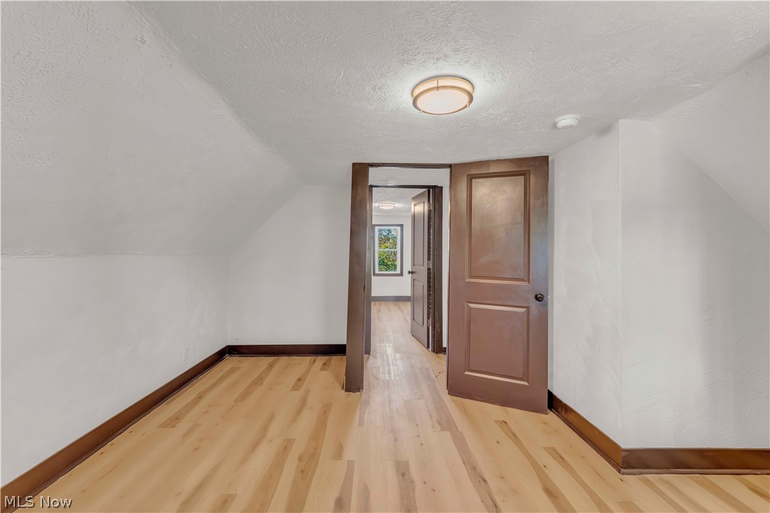 2032 W 89th Street Cleveland OH 44102