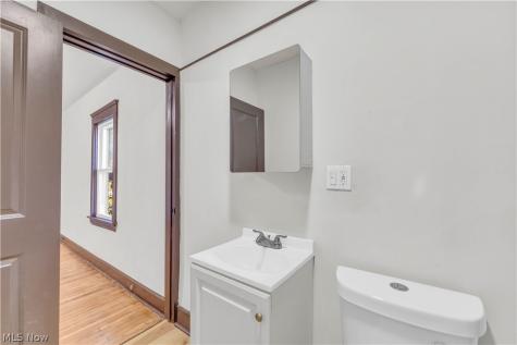 2032 W 89th Street Cleveland OH 44102