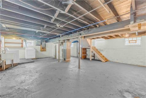2032 W 89th Street Cleveland OH 44102