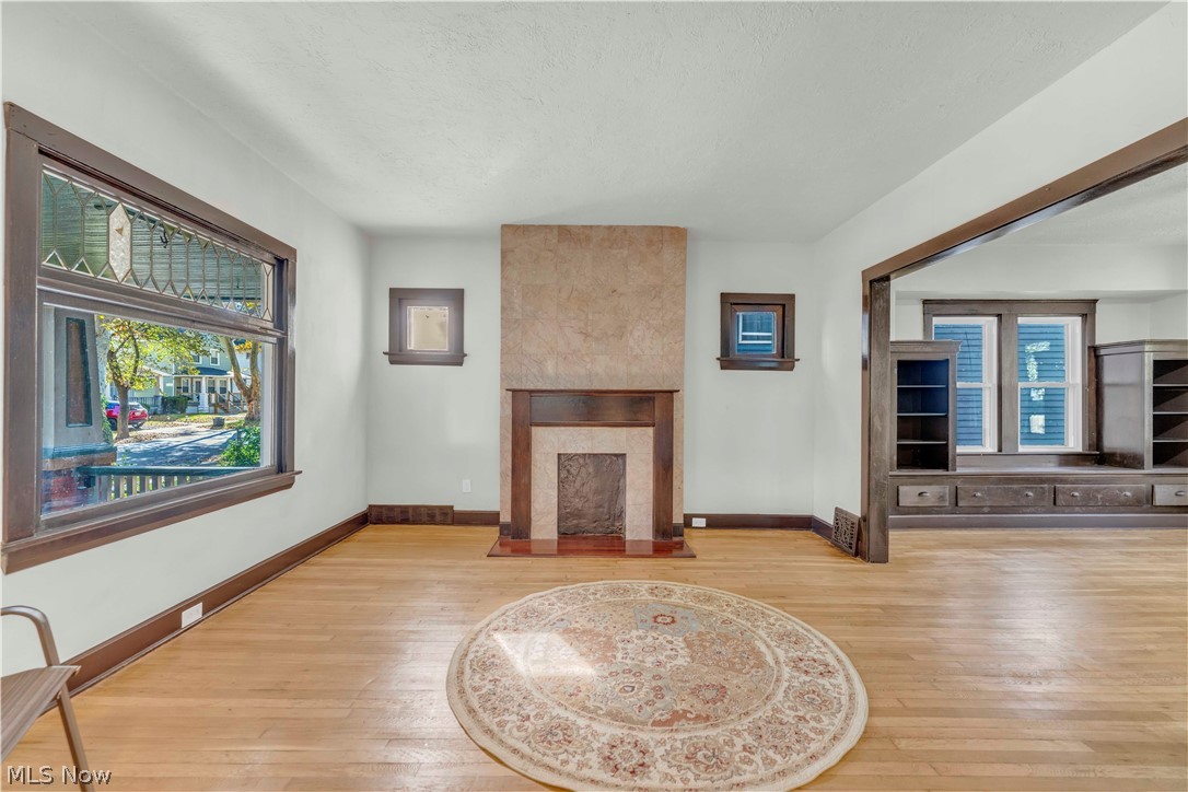 2032 W 89th Street Cleveland OH 44102
