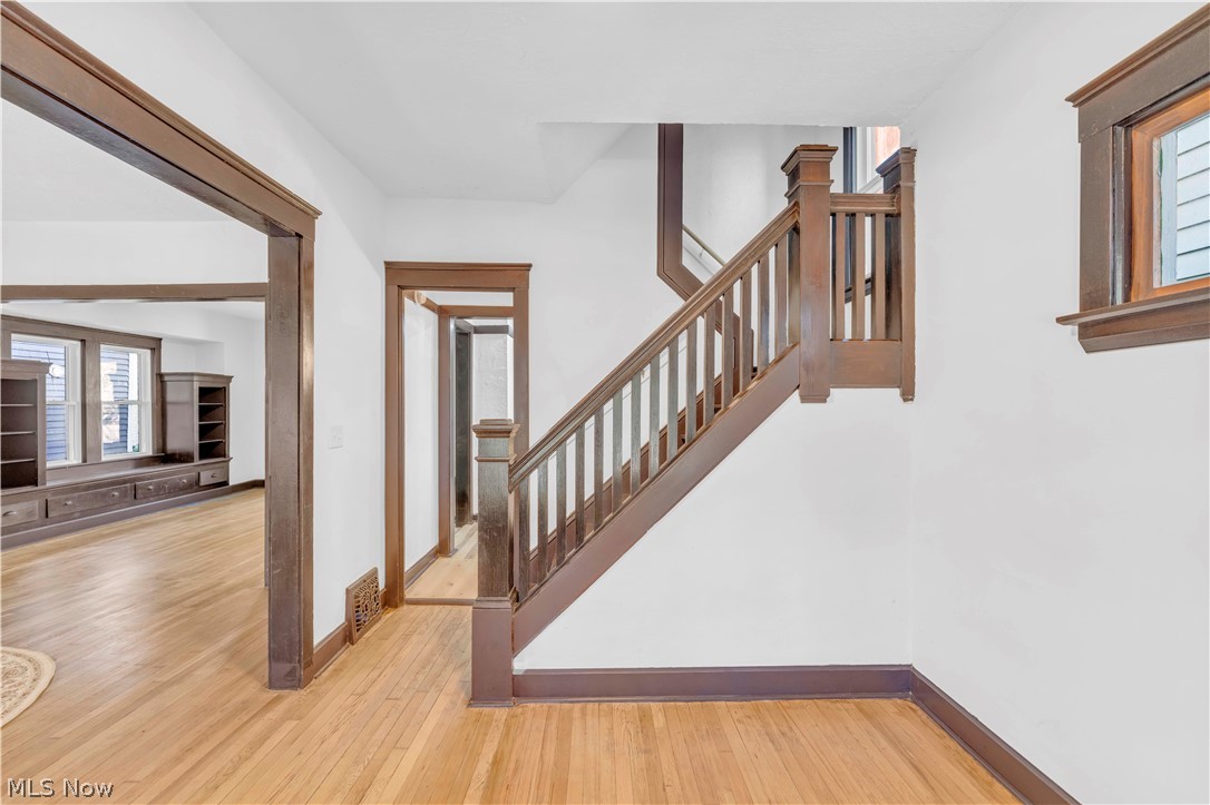 2032 W 89th Street Cleveland OH 44102