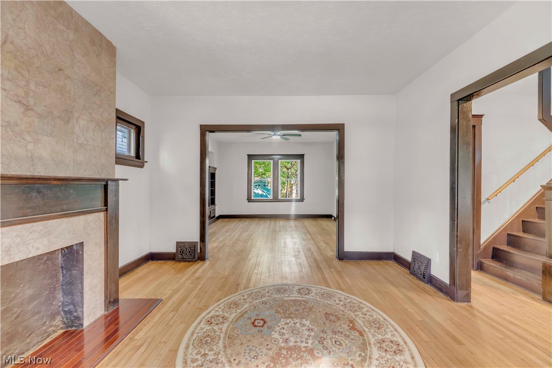 2032 W 89th Street Cleveland OH 44102