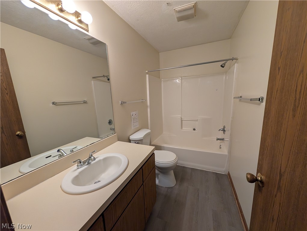 1563 Whitehall Boulevard Kent OH 44240