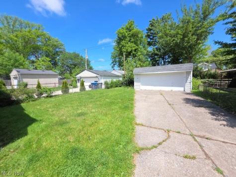 20632 Woodstock Avenue Fairview Park OH 44126