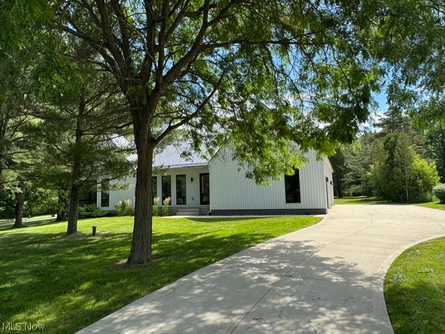 14827 Caves Road Russell OH 44072