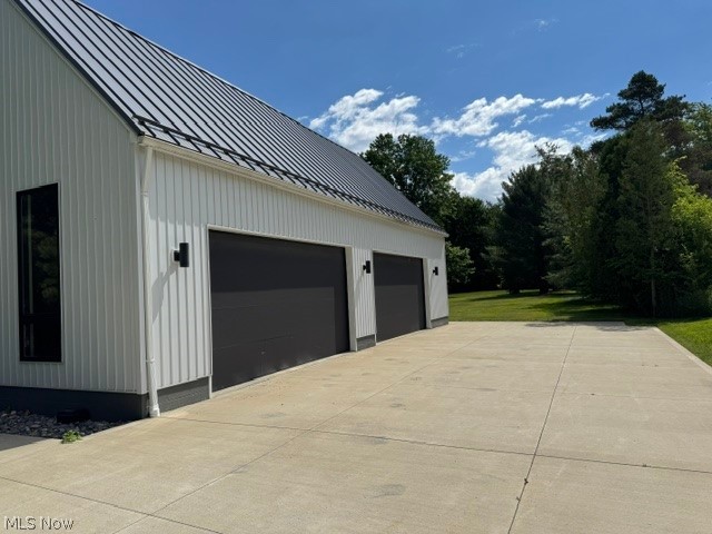 14827 Caves Road Russell OH 44072