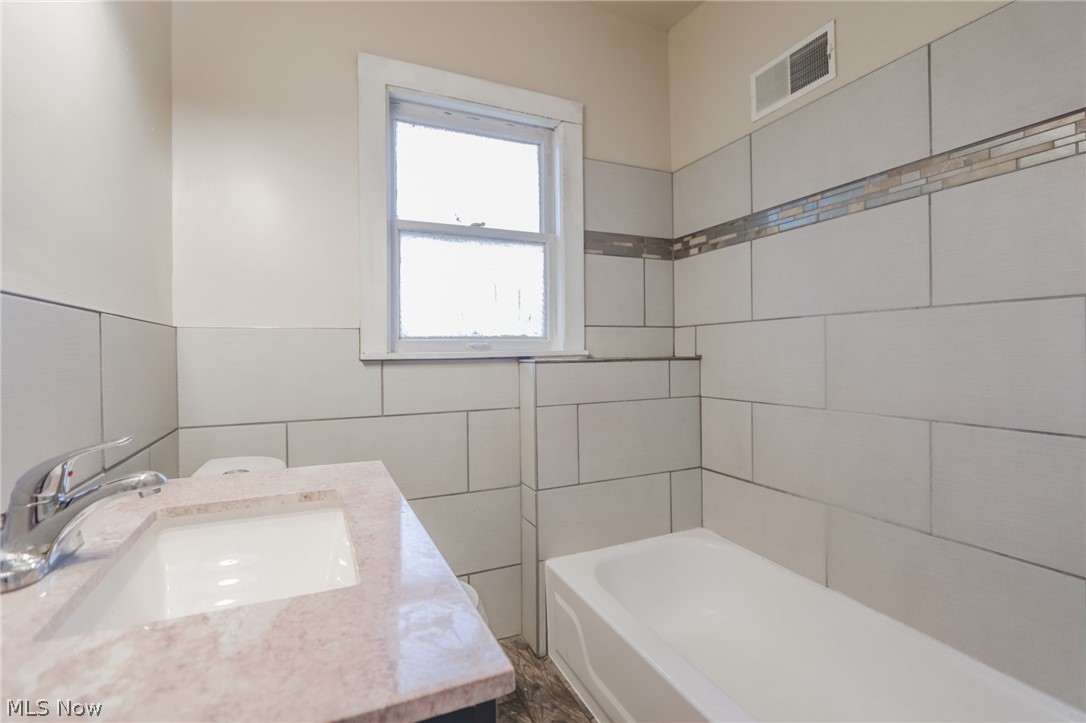10709 Eliot Avenue Cleveland OH 44104