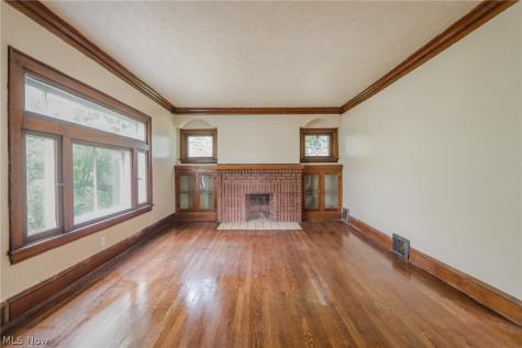 10709 Eliot Avenue Cleveland OH 44104