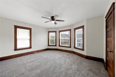 1373 Thoreau Road Lakewood OH 44107