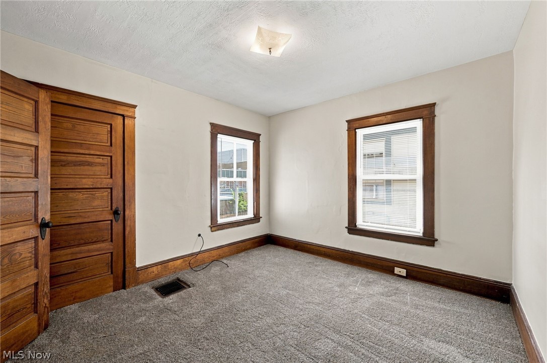 1373 Thoreau Road Lakewood OH 44107