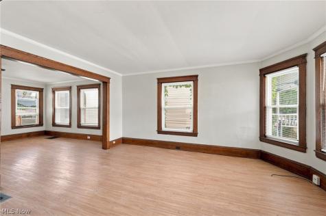 1373 Thoreau Road Lakewood OH 44107