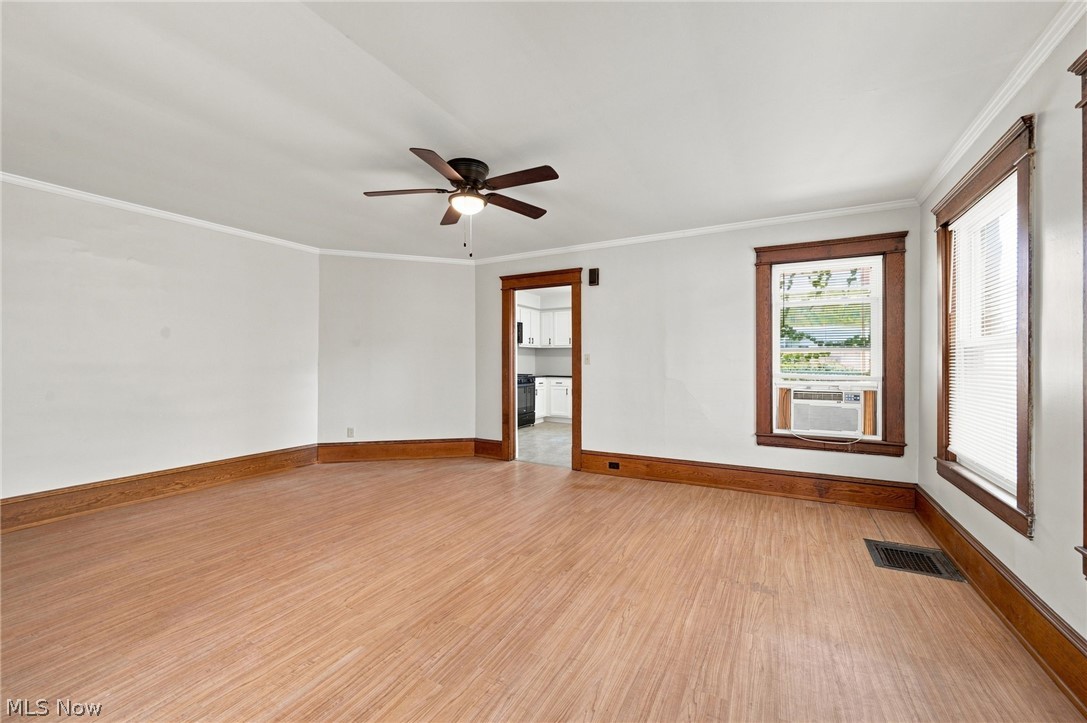 1373 Thoreau Road Lakewood OH 44107
