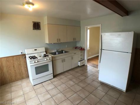 25701 Richards Avenue Euclid OH 44132