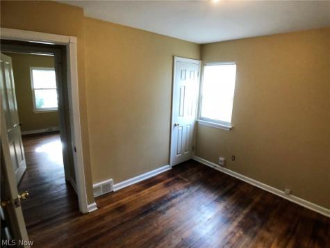 25701 Richards Avenue Euclid OH 44132