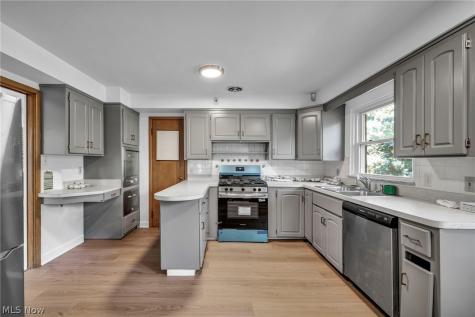 9903 Edgewater Drive Cleveland OH 44102