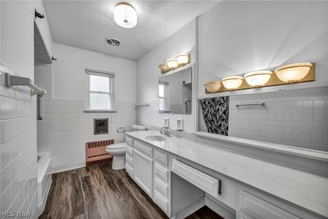 9903 Edgewater Drive Cleveland OH 44102