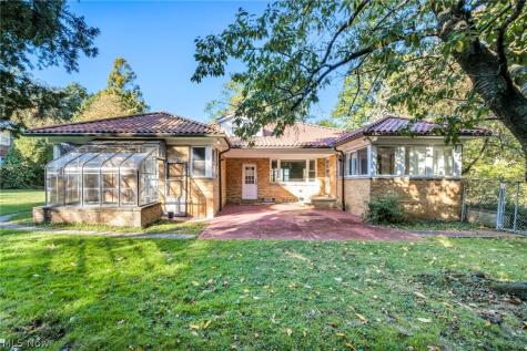 9903 Edgewater Drive Cleveland OH 44102
