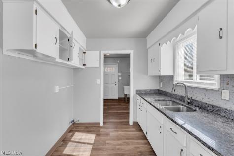 17401 Wayne Drive Cleveland OH 44128