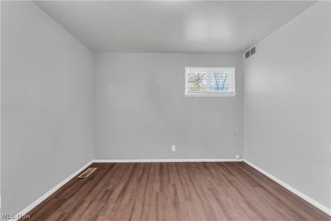 17401 Wayne Drive Cleveland OH 44128