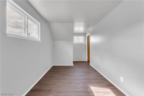 17401 Wayne Drive Cleveland OH 44128