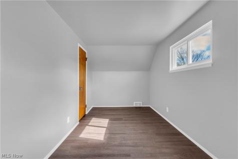17401 Wayne Drive Cleveland OH 44128