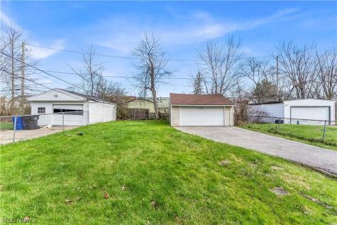 17401 Wayne Drive Cleveland OH 44128