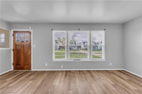 17401 Wayne Drive Cleveland OH 44128