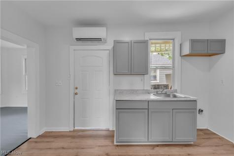 5011 Clark Avenue Cleveland OH 44102