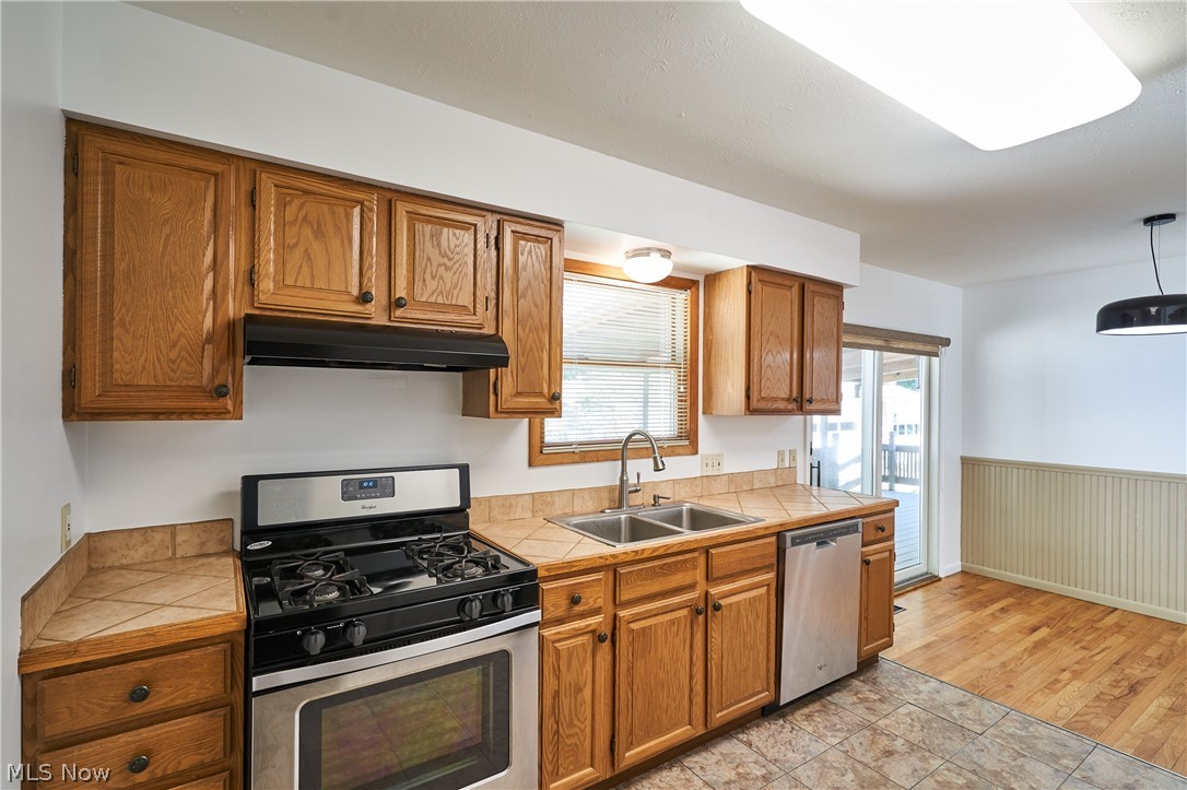 1056 Endicott Drive Akron OH 44313