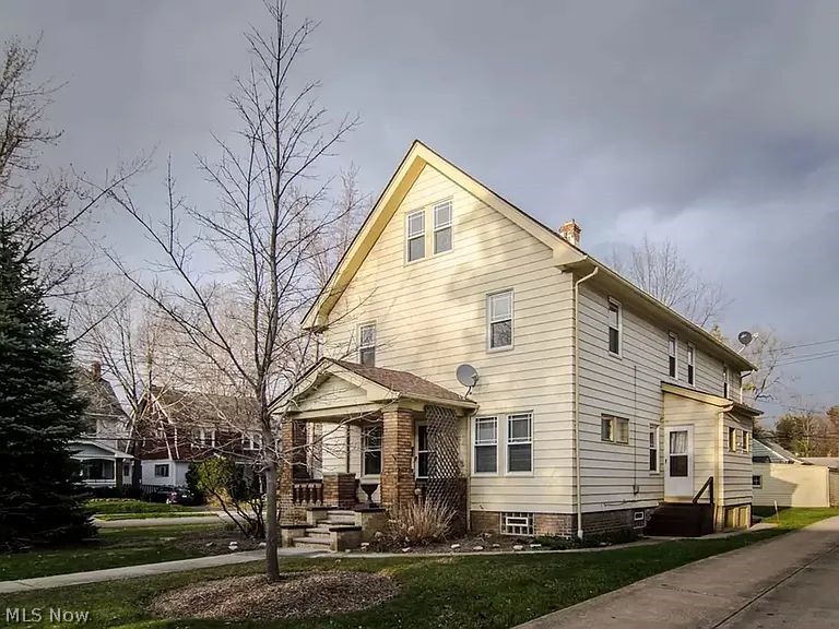 1551 Maple Road Cleveland Heights OH 44121