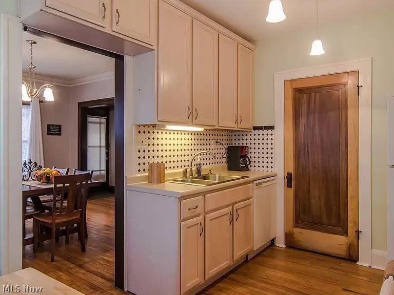 1551 Maple Road Cleveland Heights OH 44121