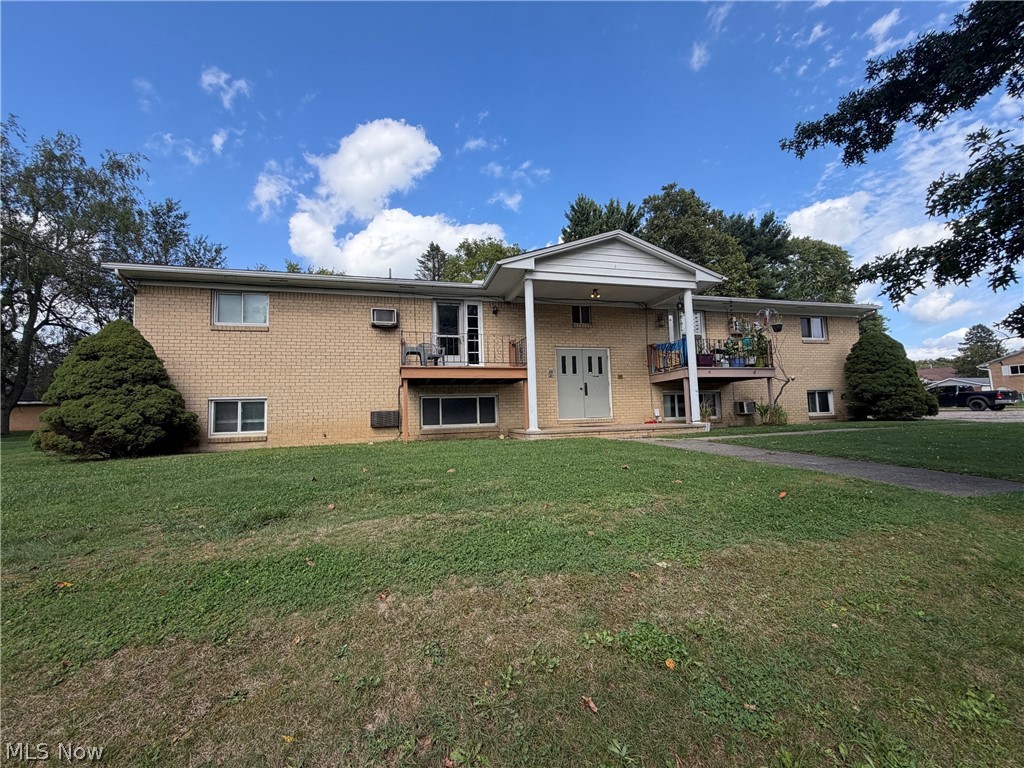 151 Frana Clara Street Louisville OH 44641