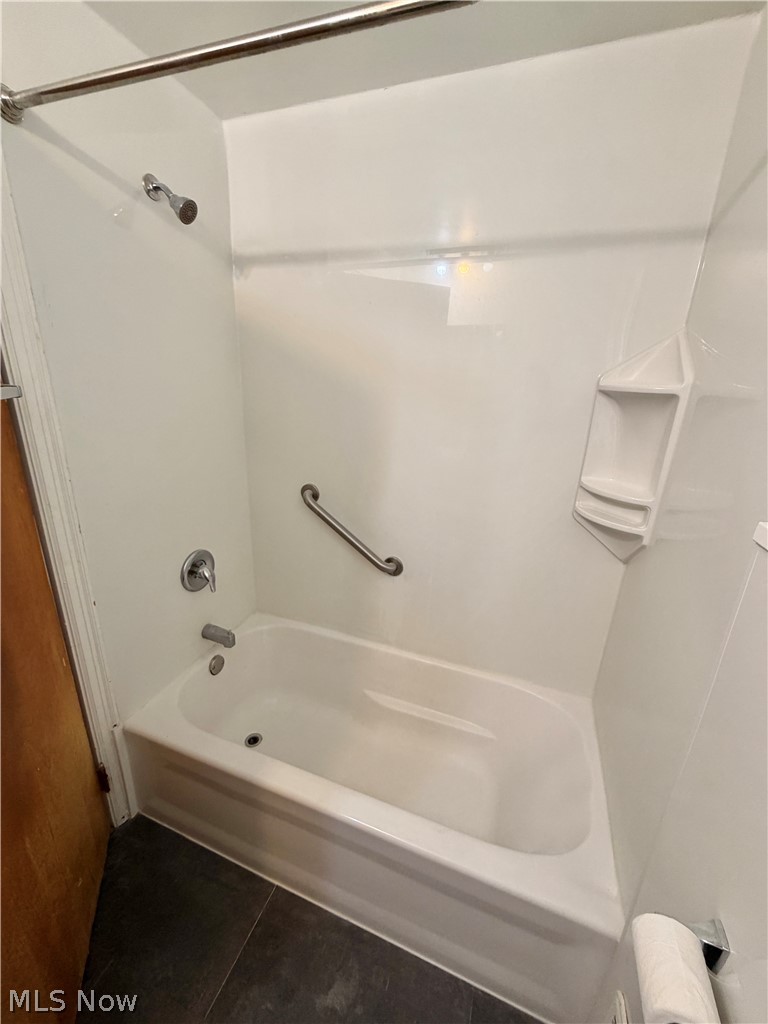 736 West Street Niles OH 44446