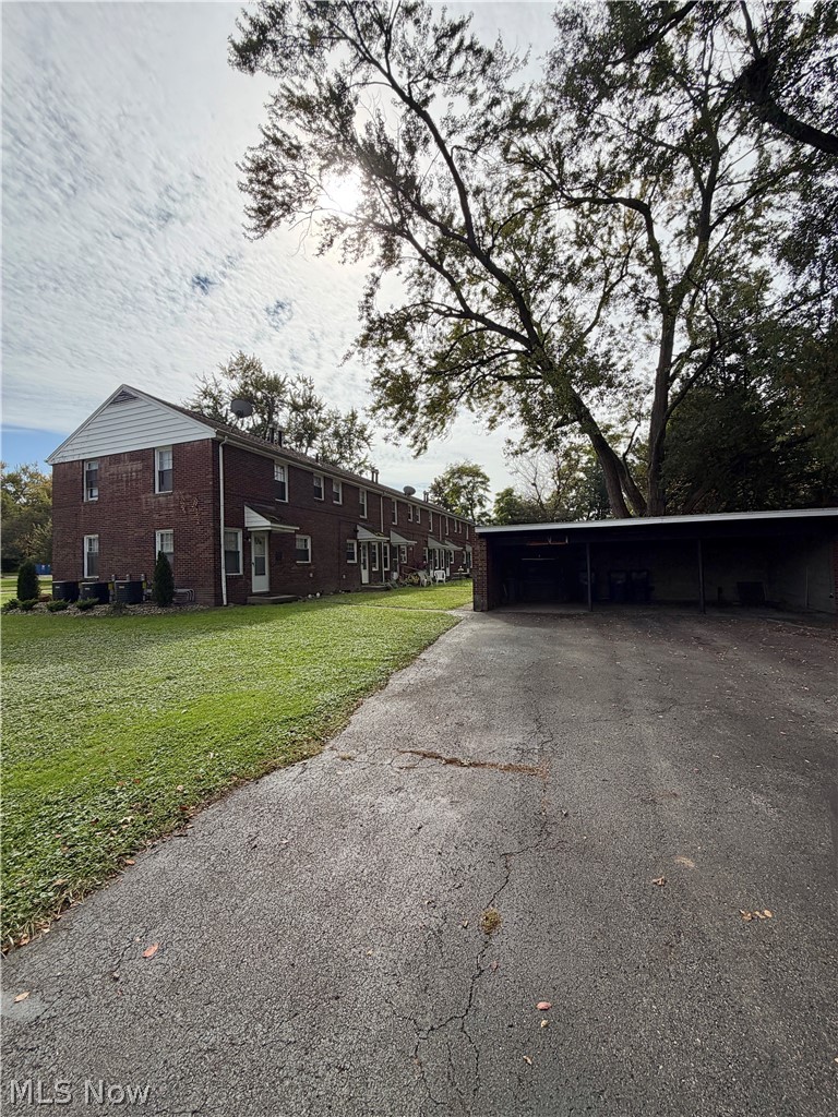736 West Street Niles OH 44446