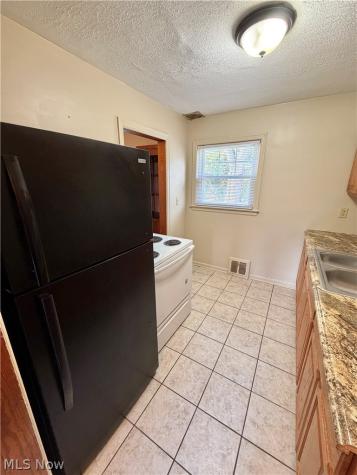 736 West Street Niles OH 44446