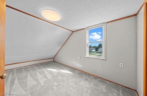 5119 W 5th Street Brooklyn Heights OH 44131