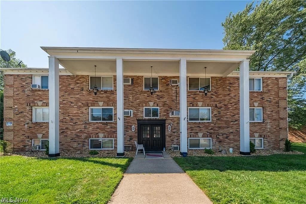 640 S Shore Court Vermilion OH 44089