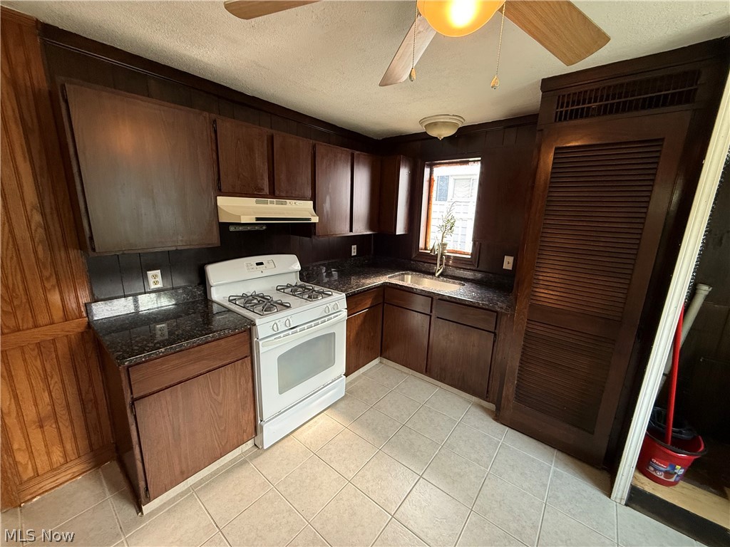 1818 Schiller Avenue Cuyahoga Falls OH 44223
