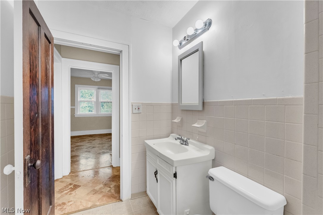 1467 Larchmont Road Cleveland OH 44110