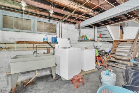 1467 Larchmont Road Cleveland OH 44110