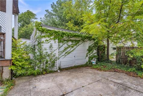 1467 Larchmont Road Cleveland OH 44110