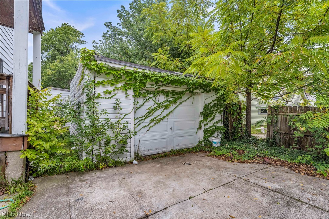 1467 Larchmont Road Cleveland OH 44110