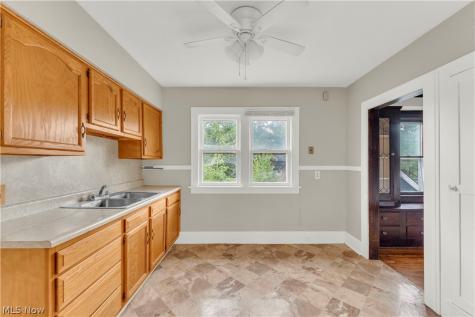 1467 Larchmont Road Cleveland OH 44110