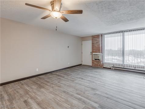 2331 E Market Street Akron OH 44312